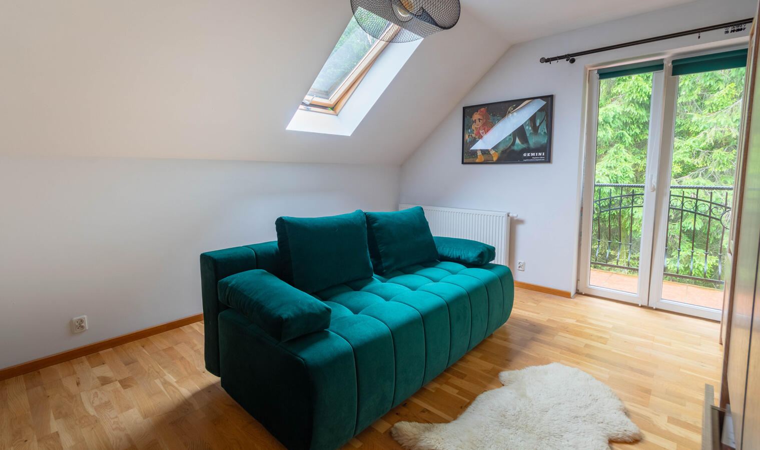 Int-Bedroom 1