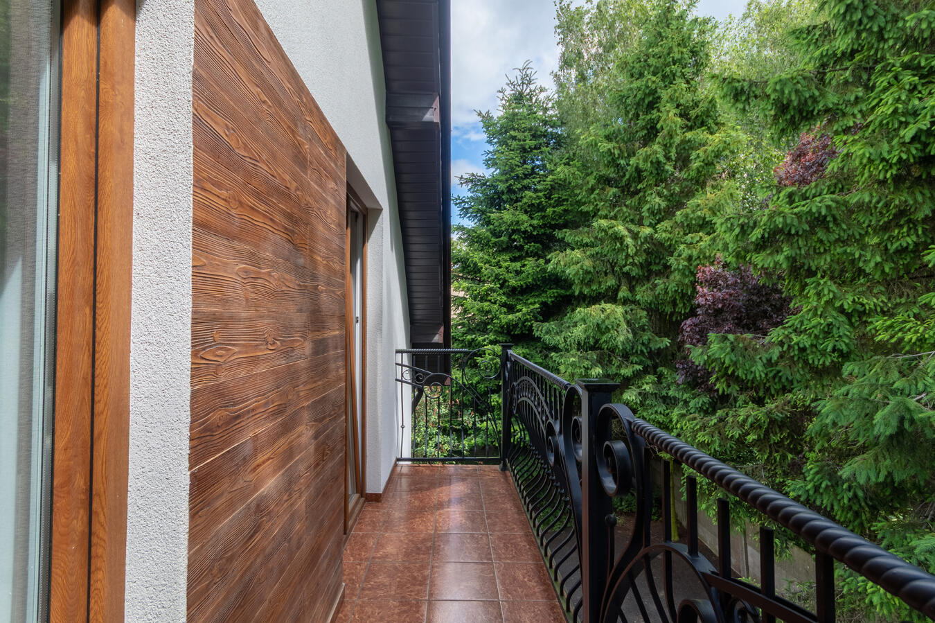 Ext-Balcony Ext-Balcony