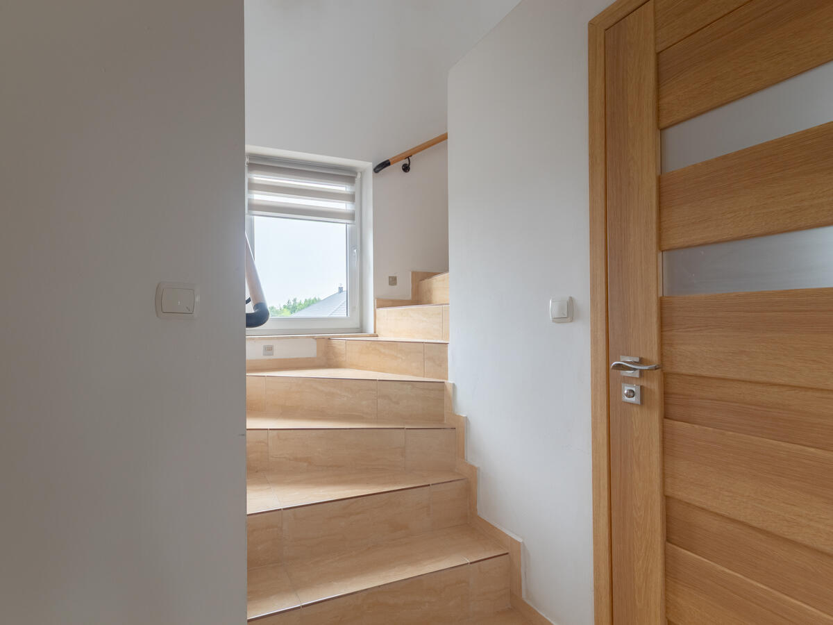 Int-Stairs